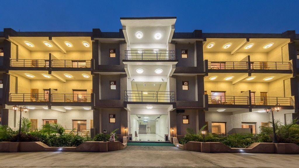 undefined Corbett The Grand 6