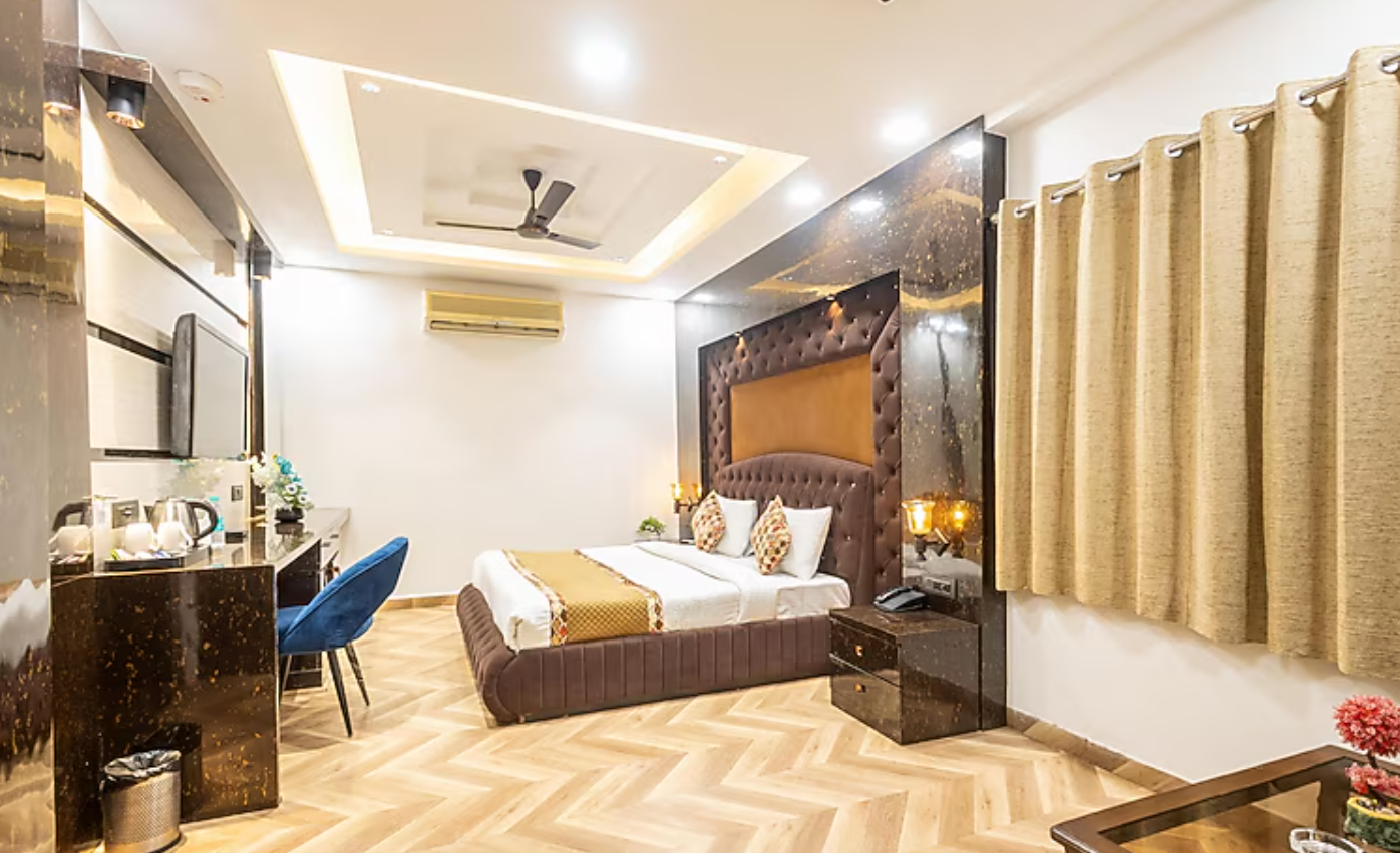 Hotel Cosmo Superior King Suite Room 2