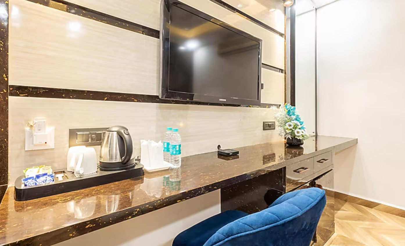 Hotel Cosmo Superior King Suite Room 3