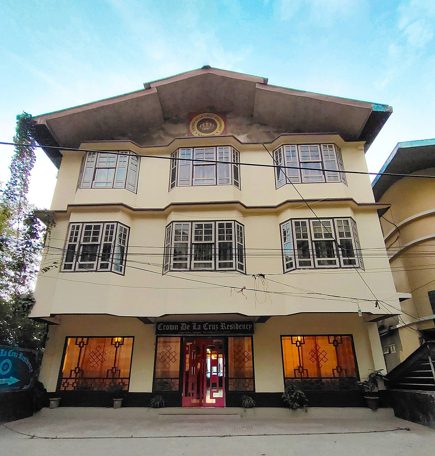 Jain group Crown De la Cruz