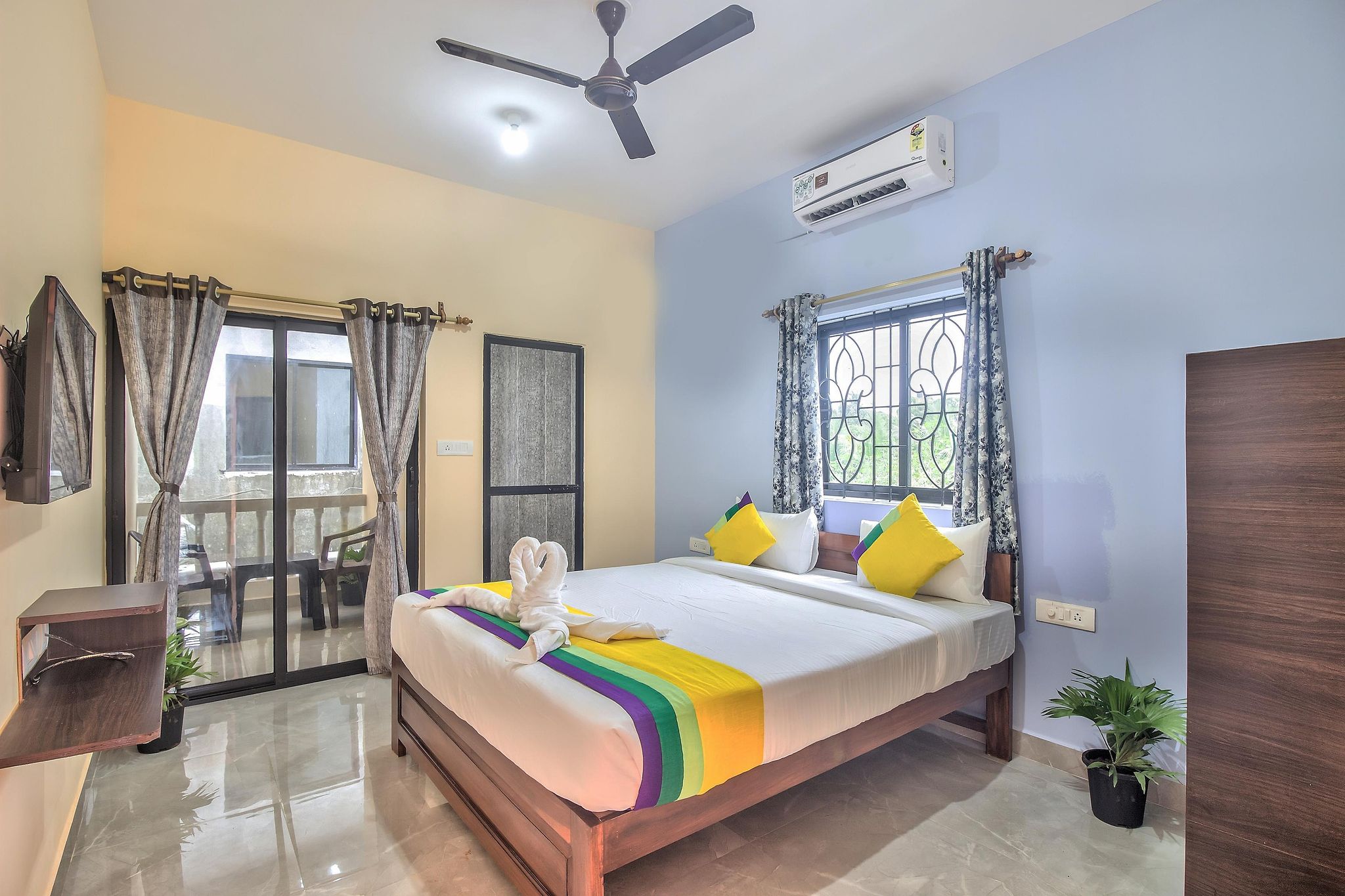 Crystal Bay Baga Triple Room with Balcony