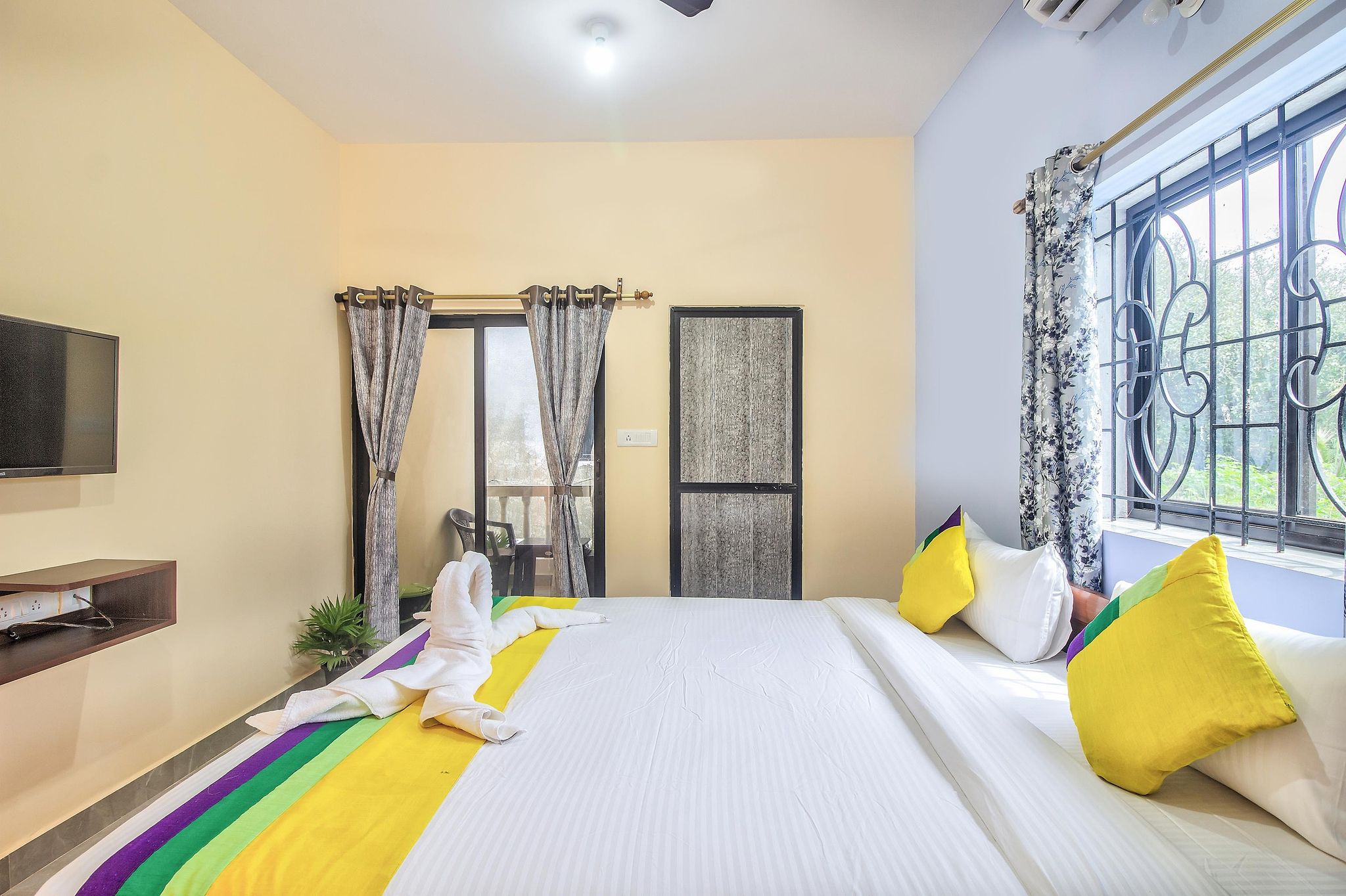 Crystal Bay Baga Triple Room with Balcony 9