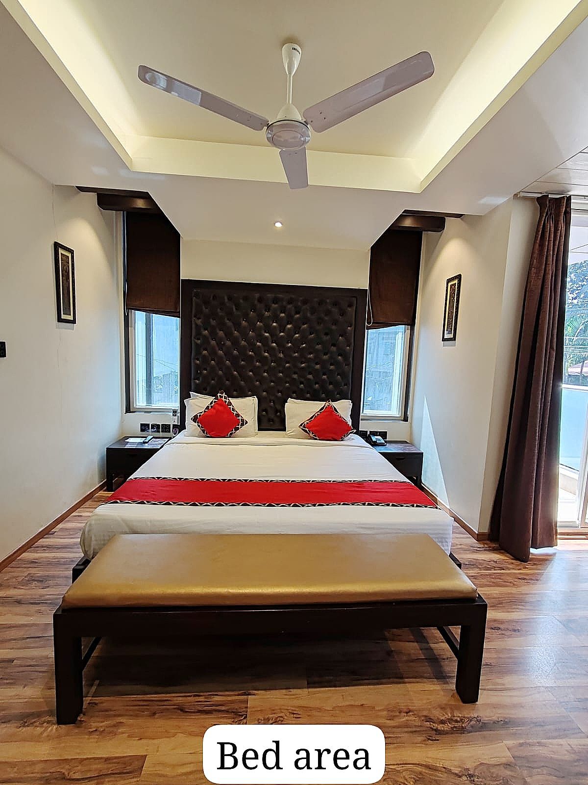 Junior Suite with Bathtub and Double Bed