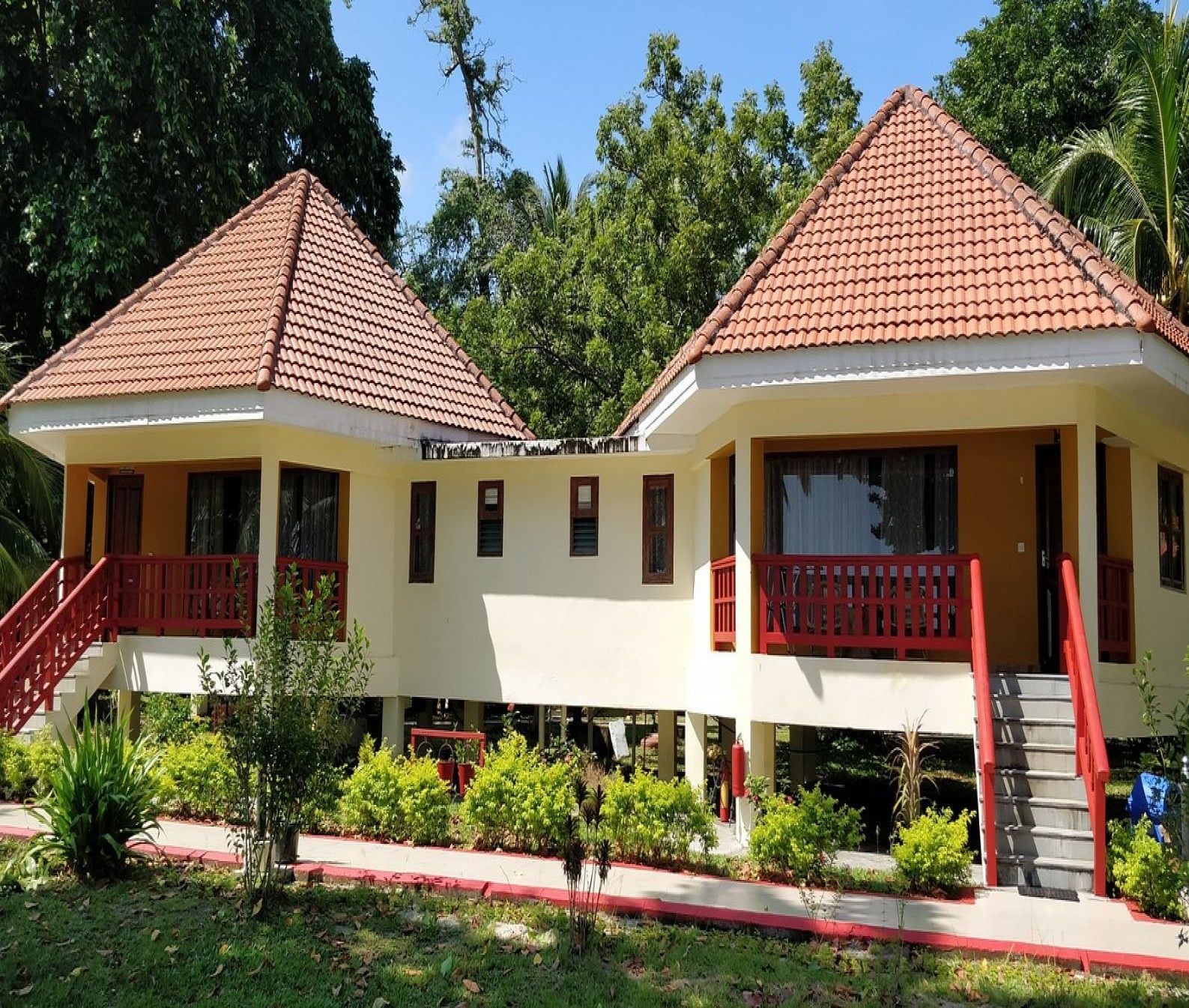 Dolphin Beach Resort