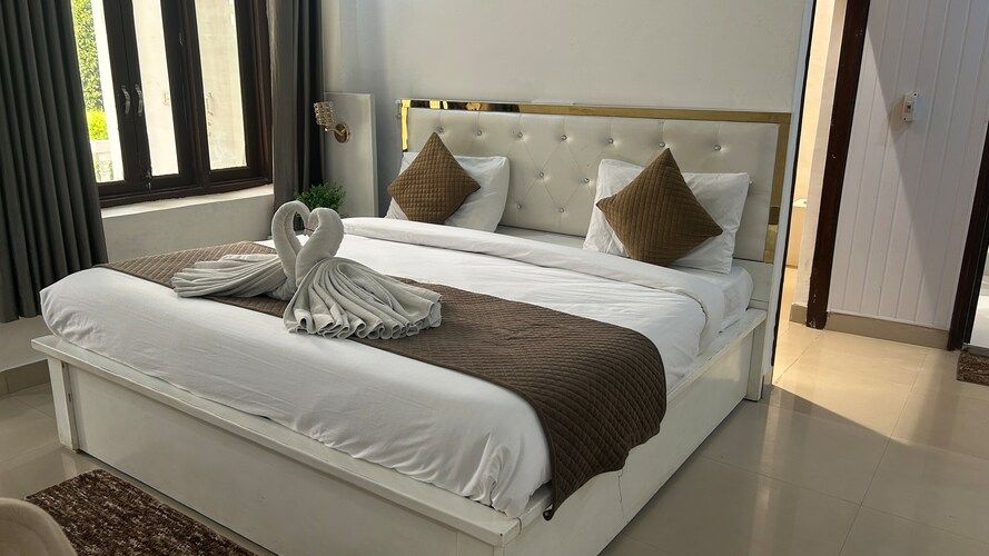 2 Bedroom Suite with Balcony.