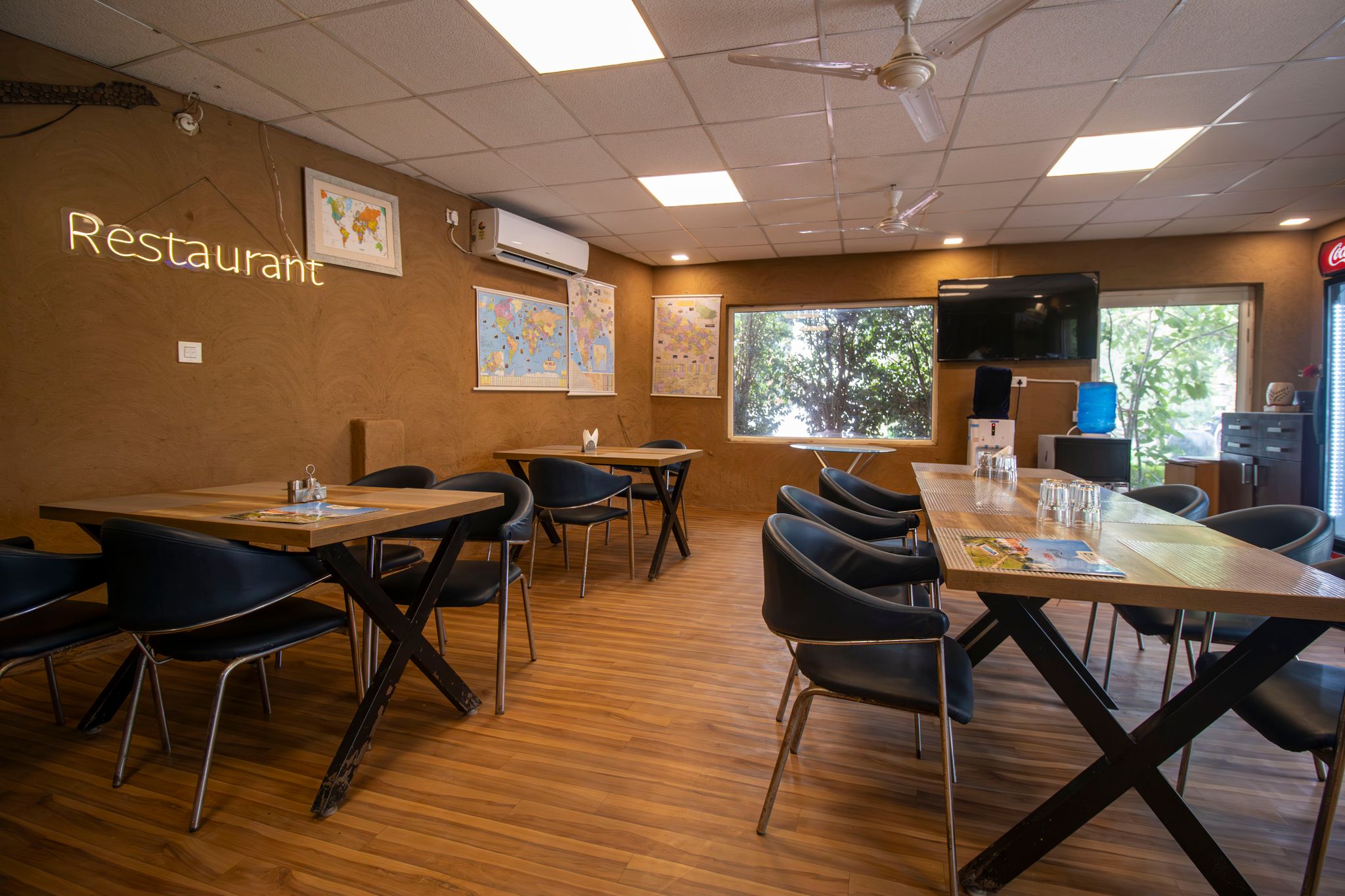 Food & Dining