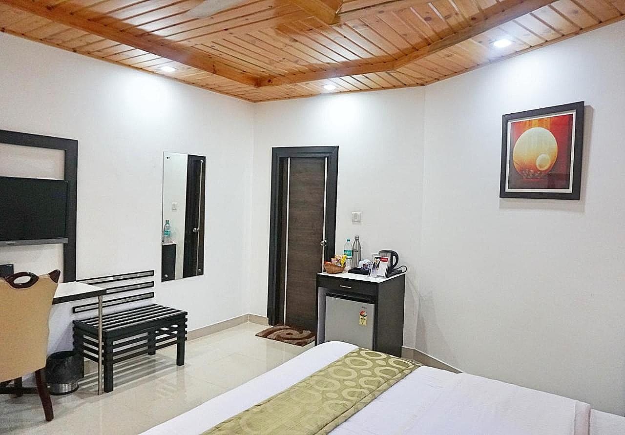 Ess & Bee Resorts Deluxe Room 3