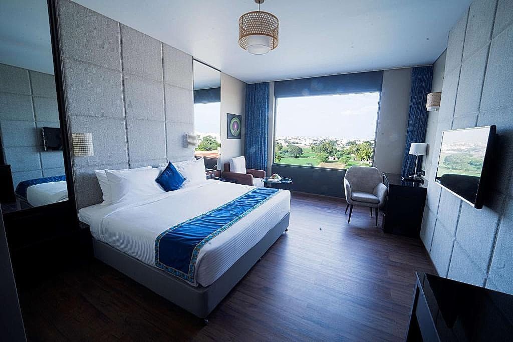 Essentia Luxury Hotel DELUXE KING 6