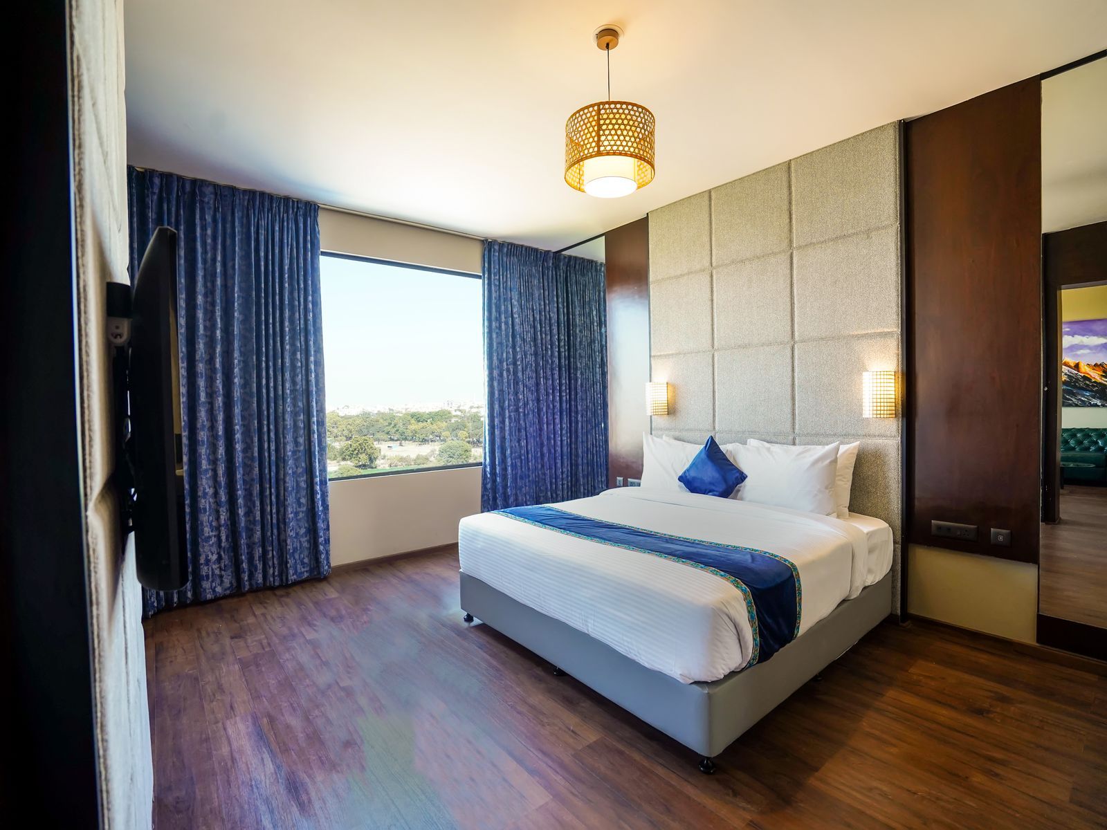 Essentia Luxury Hotel PREMIUM KING- with a bucket of brewed beverage 2