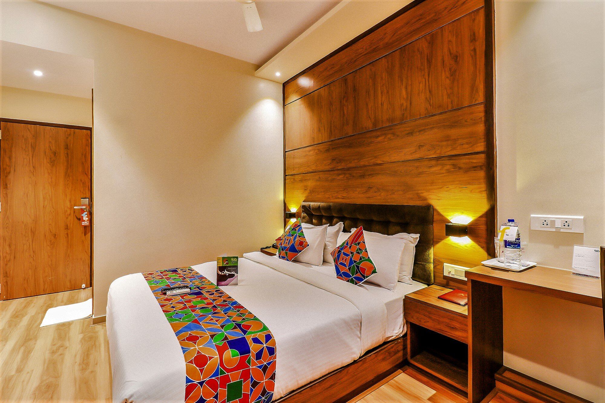 FabHotel Ascot International Deluxe Room 5