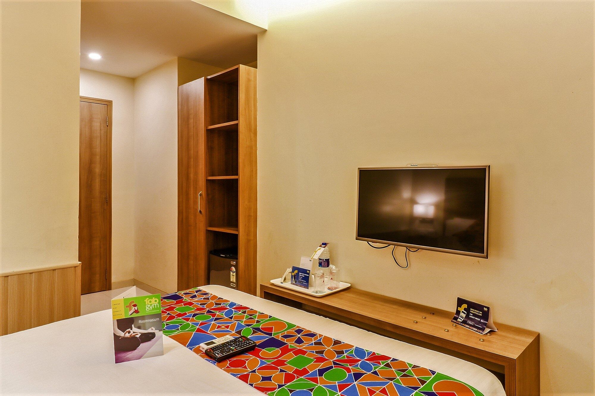 FabHotel Ascot International Deluxe Room 7