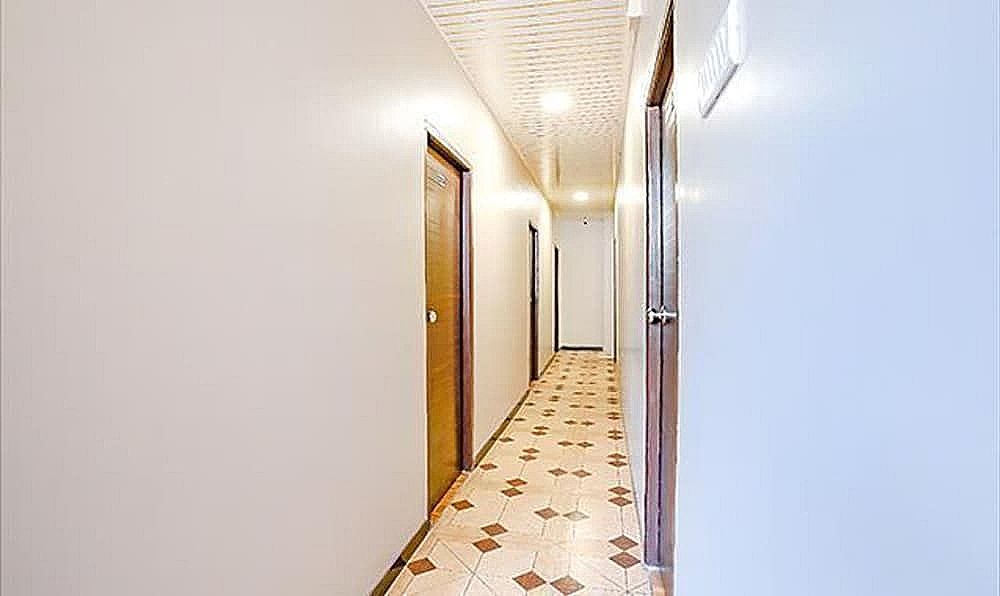 undefined FabExpress Comfort Stay 4