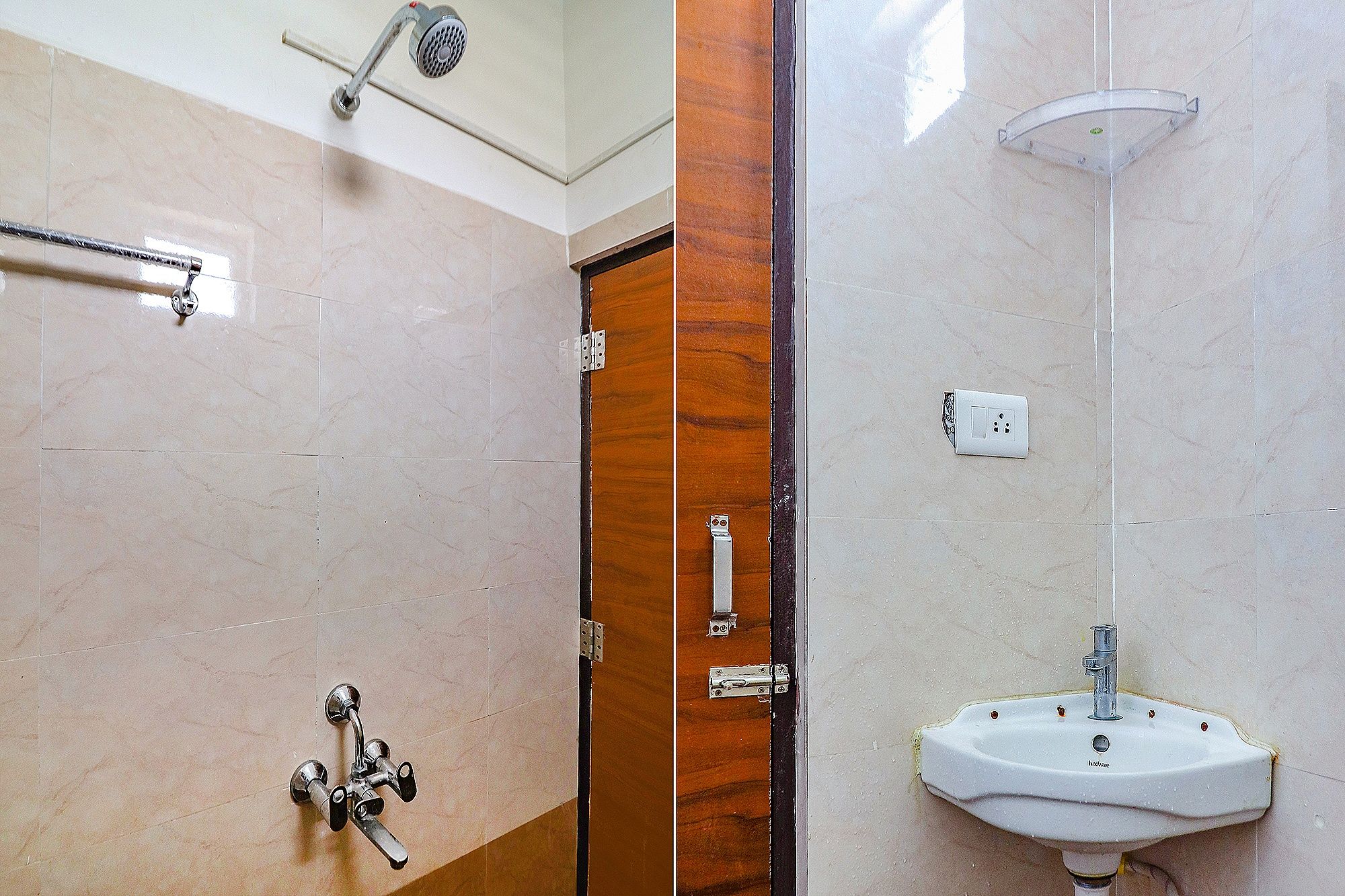 Via Athidhi Stay Inn Deluxe Room 15