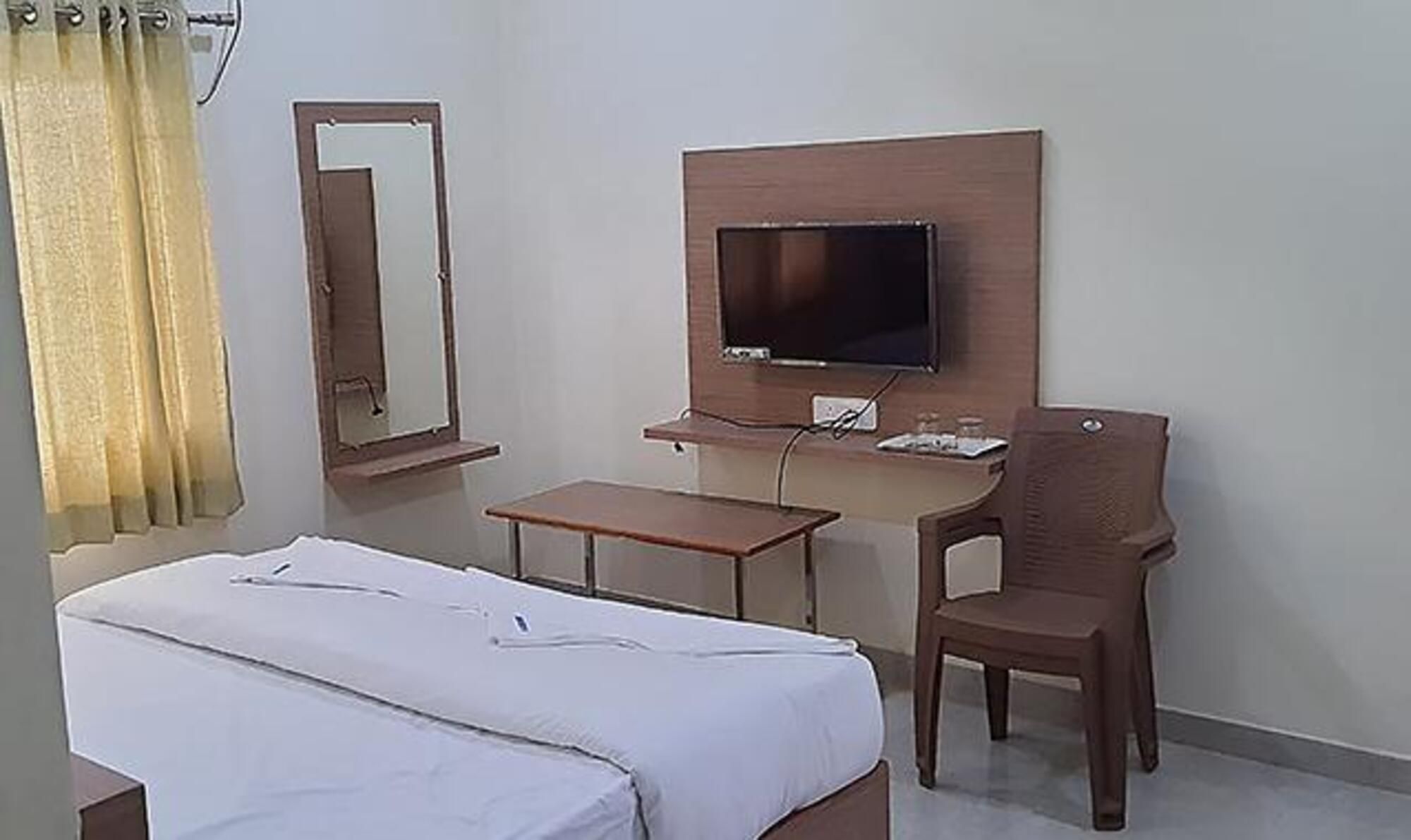 Deluxe Triple AC Room