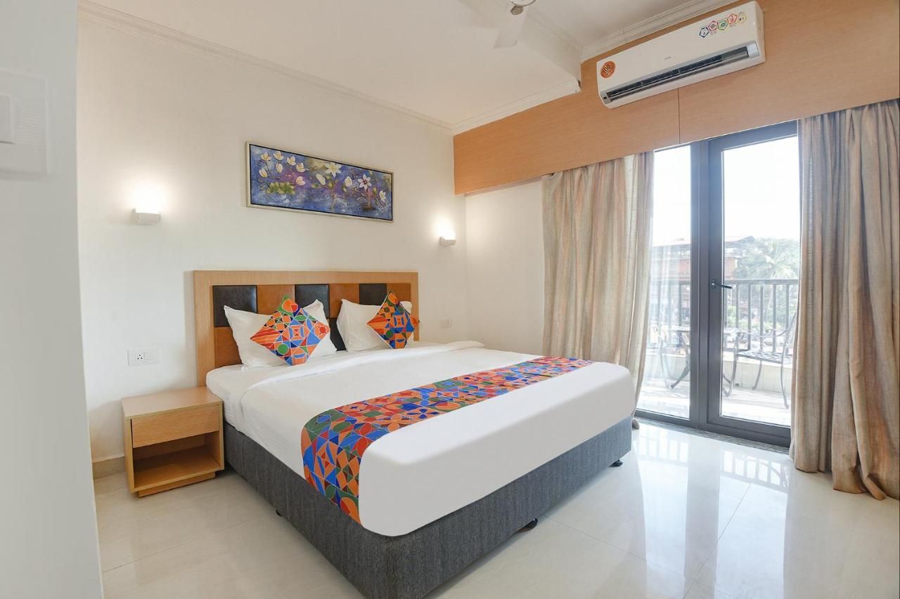  FabHotel Prime Infantaria Comfort With Pool, Calangute Beach Deluxe Room 3