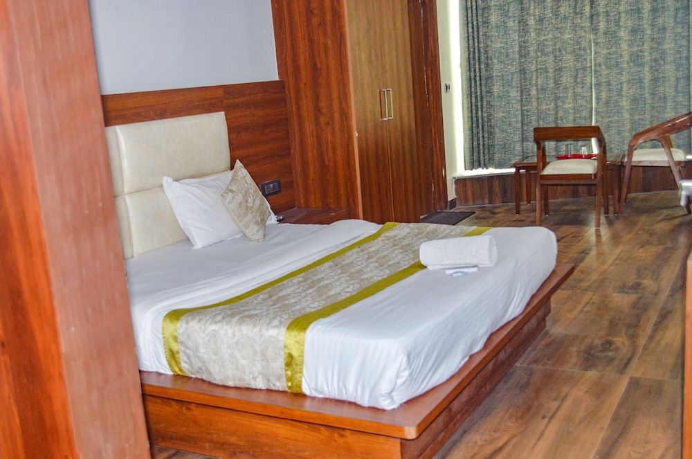 undefined FabHotel The Golf Inn 8