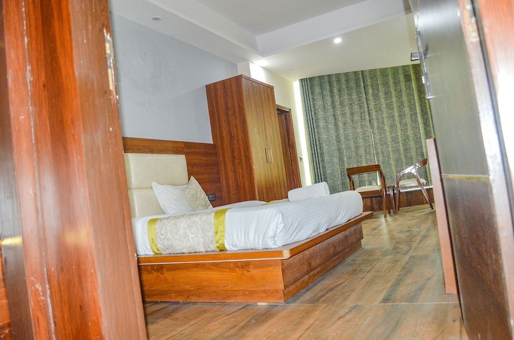 undefined FabHotel The Golf Inn 7