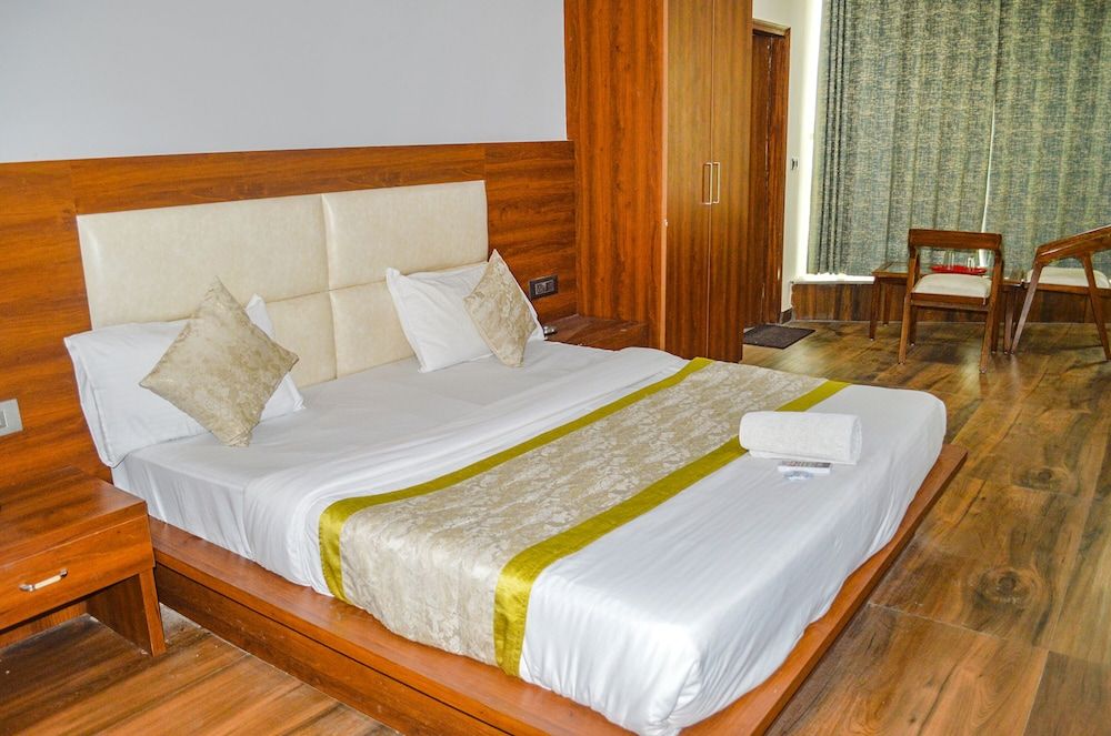 undefined FabHotel The Golf Inn 6