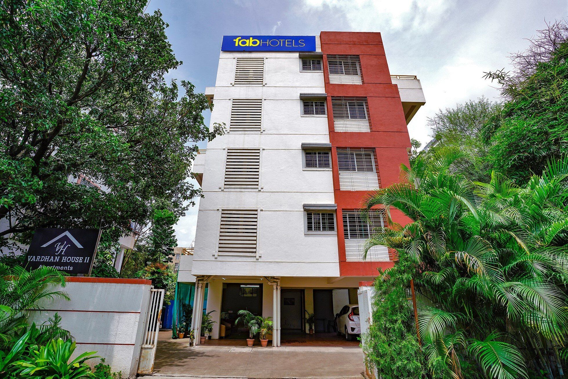 undefined FabHotel Vardhan House II 6