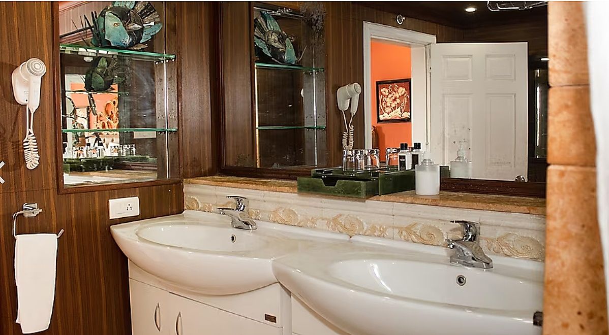 Fenicia Riverside Resort Deluxe Room  3