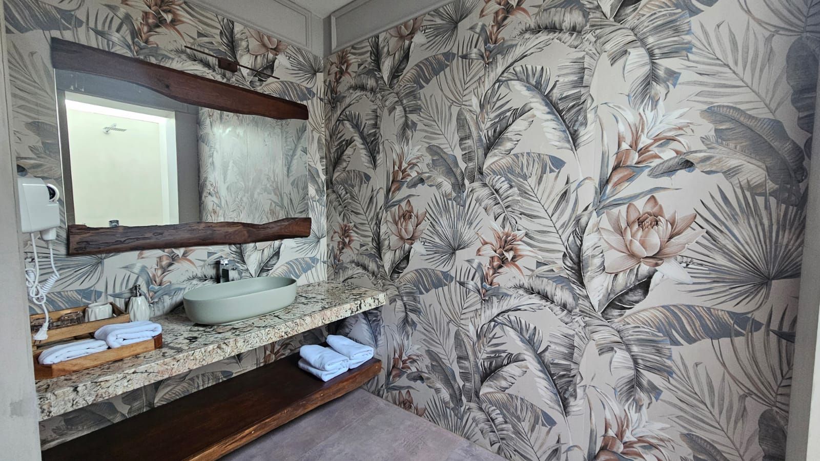 Srina Vilas,Corbett Cottage Room 6