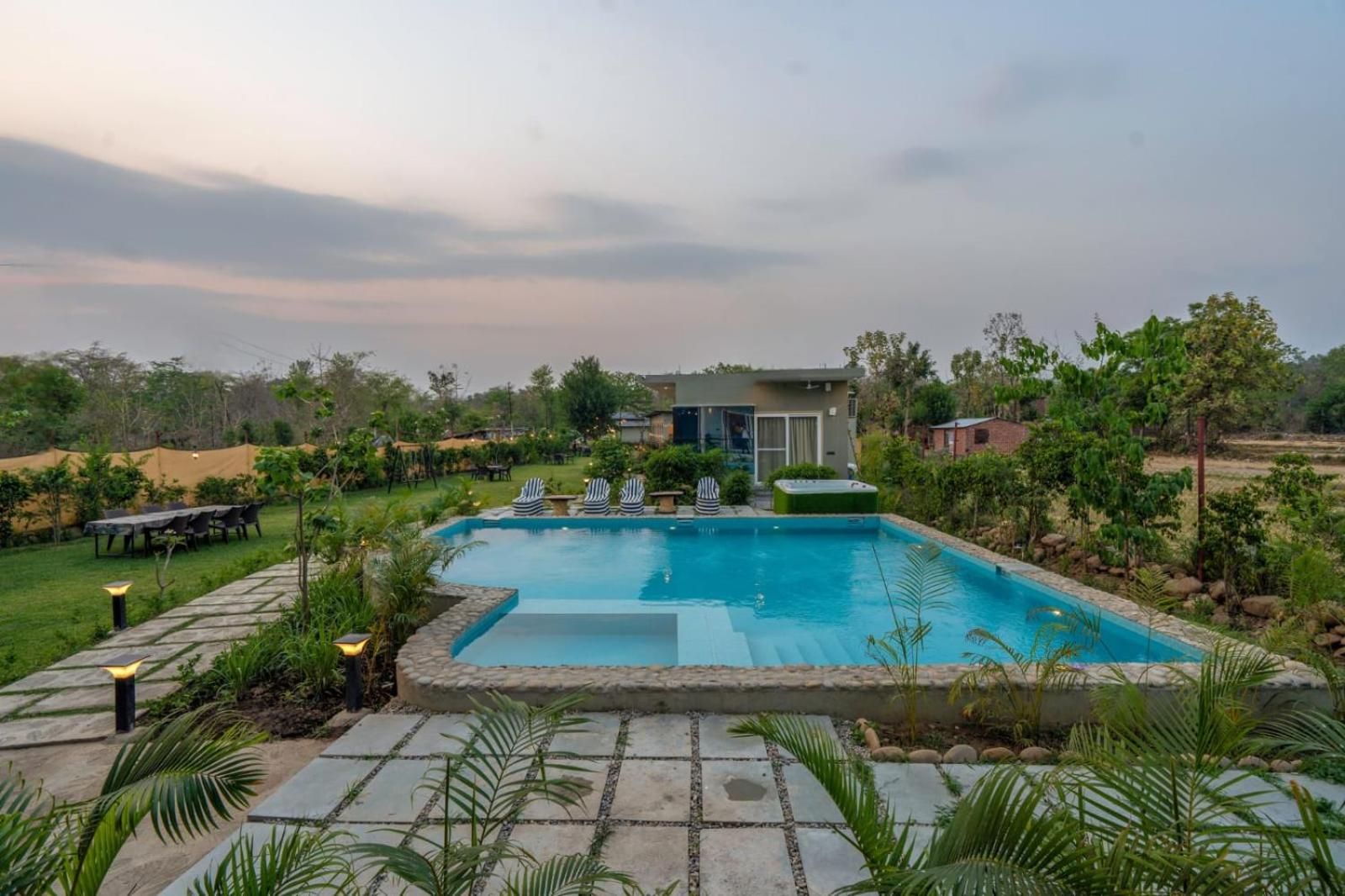 undefined Srina Vilas,Corbett 4