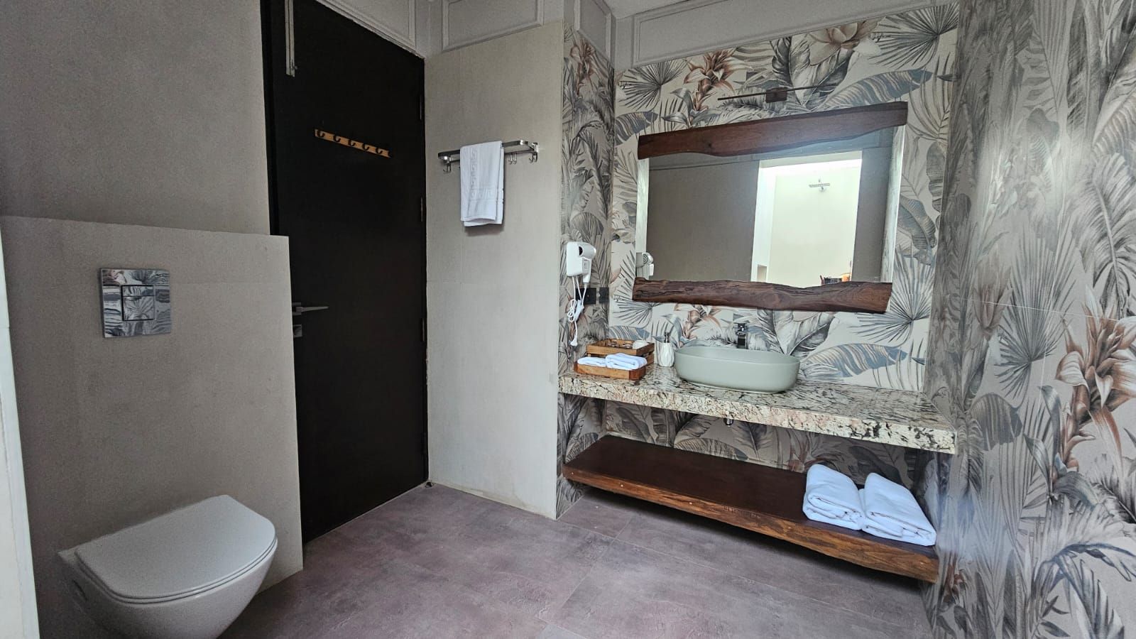 Srina Vilas,Corbett Cottage Room 5