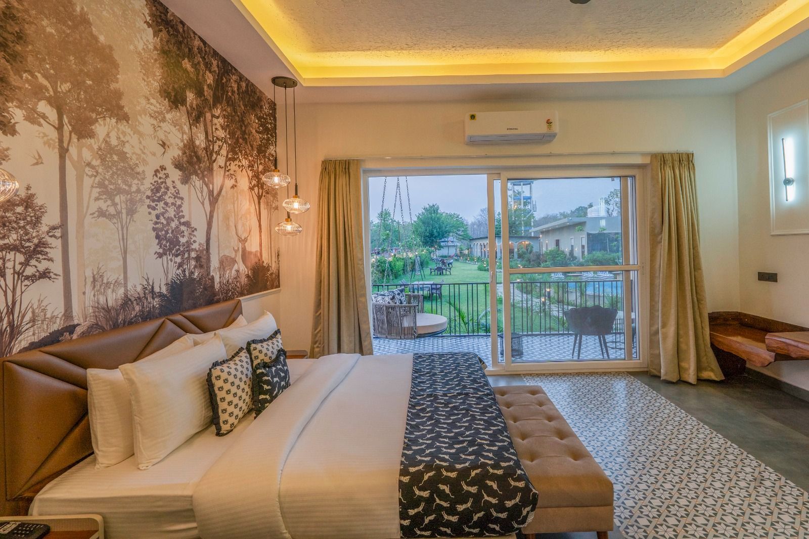 Srina Vilas,Corbett Cottage Room 4