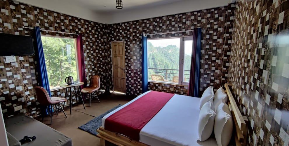 Deluxe Room with Mountain View