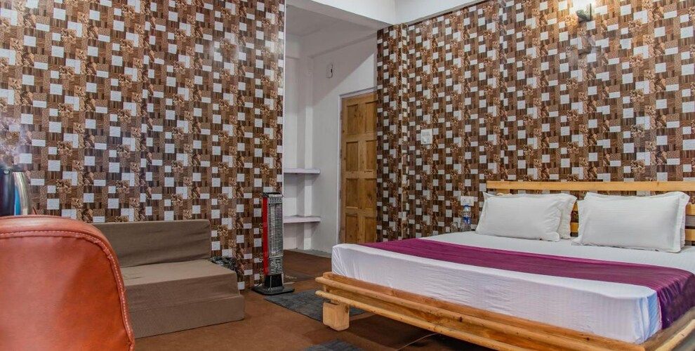 Deluxe Room with Mountain View