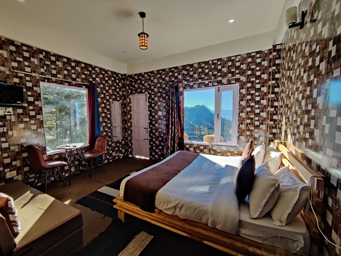 Deluxe Room with Mountain View