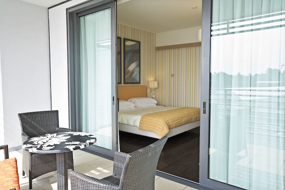 UNAHOTELS Varese Deluxe Room 4