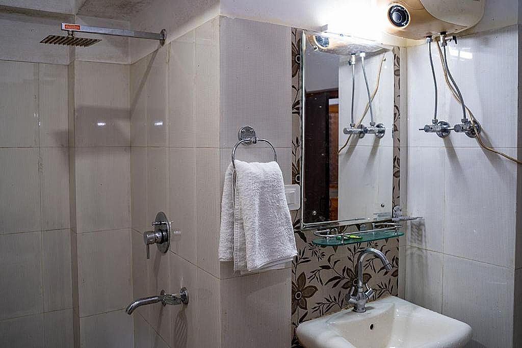 Gangtok Central Rooms ( Near Mg Marg) Deluxe Room 13