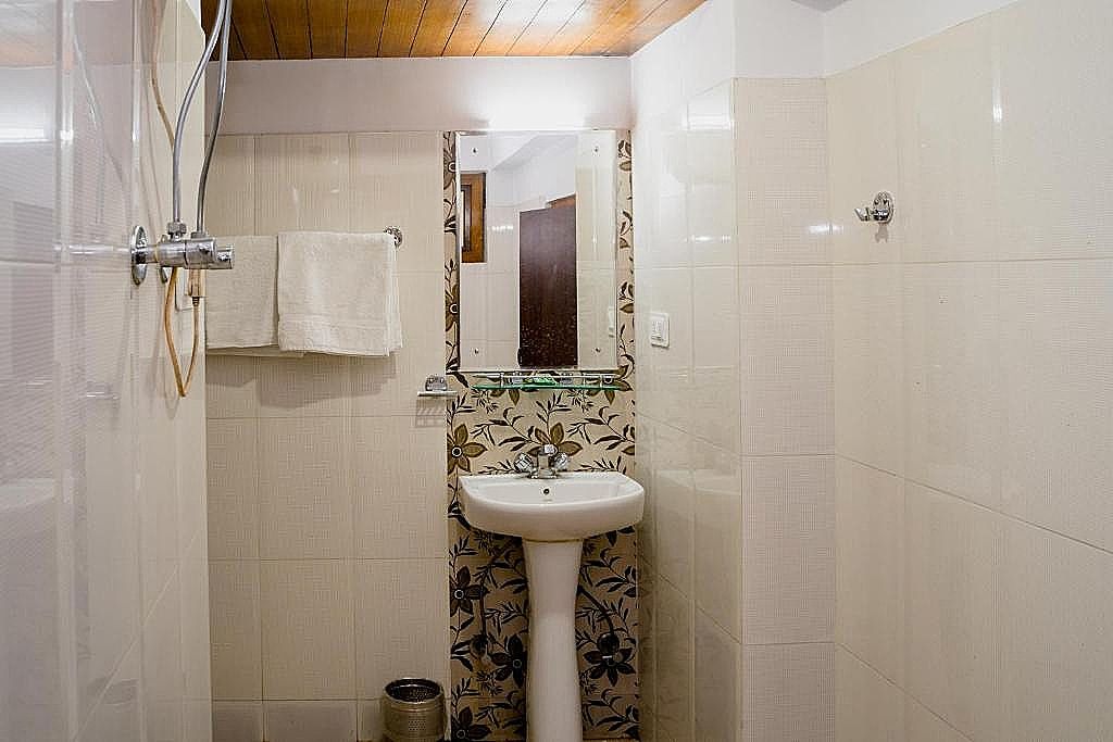 Gangtok Central Rooms ( Near Mg Marg) Deluxe Room 18