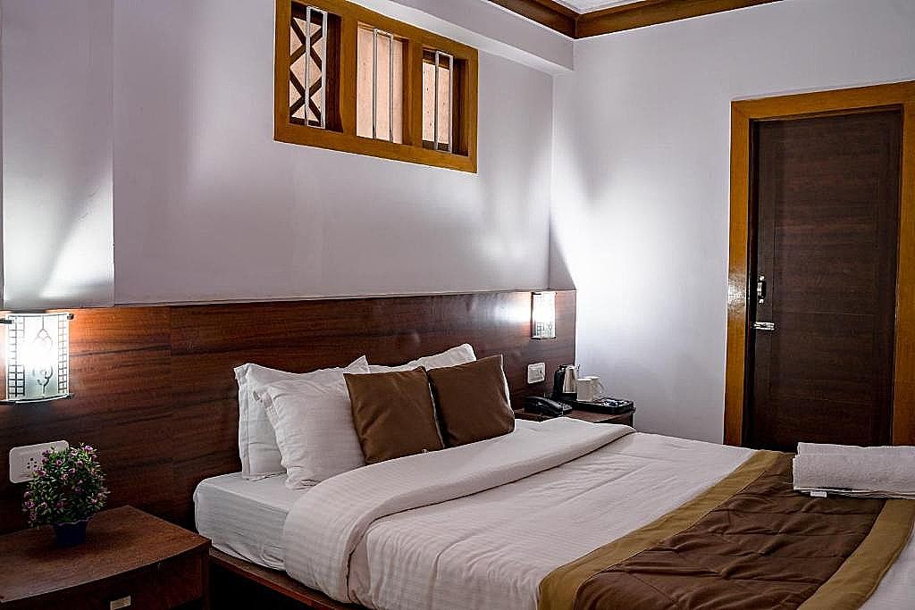 Gangtok Central Rooms ( Near Mg Marg) Superior King Room 12