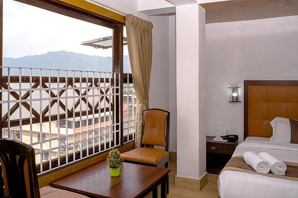 Gangtok Central Rooms ( Near Mg Marg) Superior King Room 15