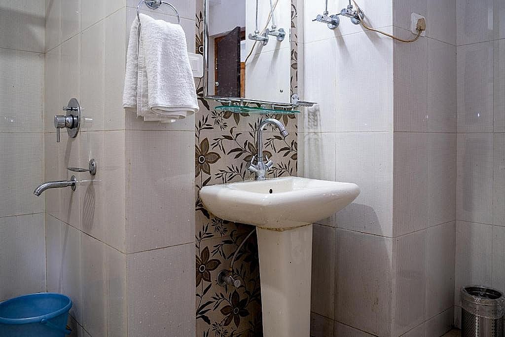 Gangtok Central Rooms ( Near Mg Marg) Superior King Room 24