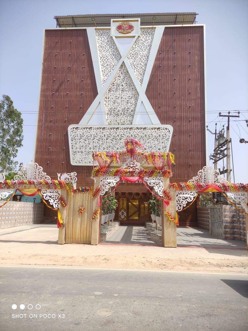 Gokul Raj Madhubani BY WB Comfort