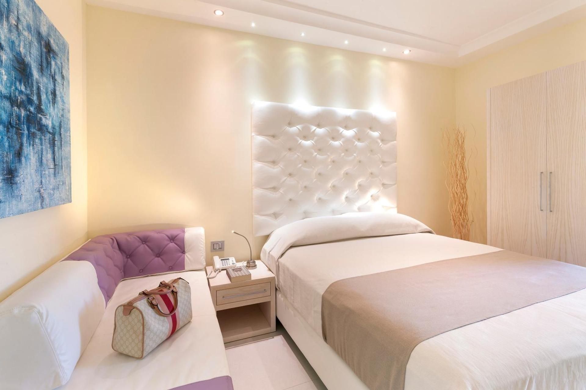 Palazzo Abagnale l Classic Double Room 2