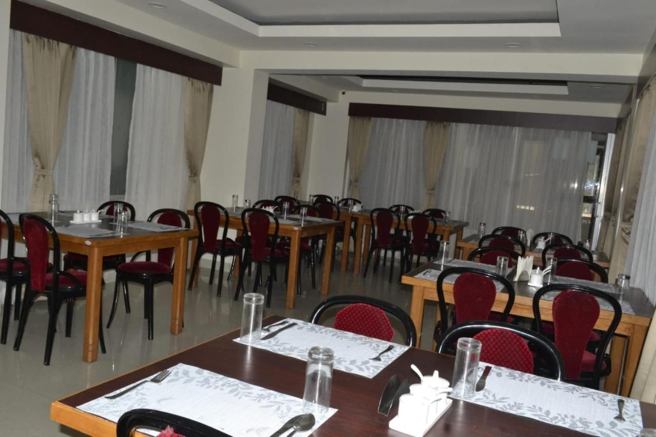 Food & Dining