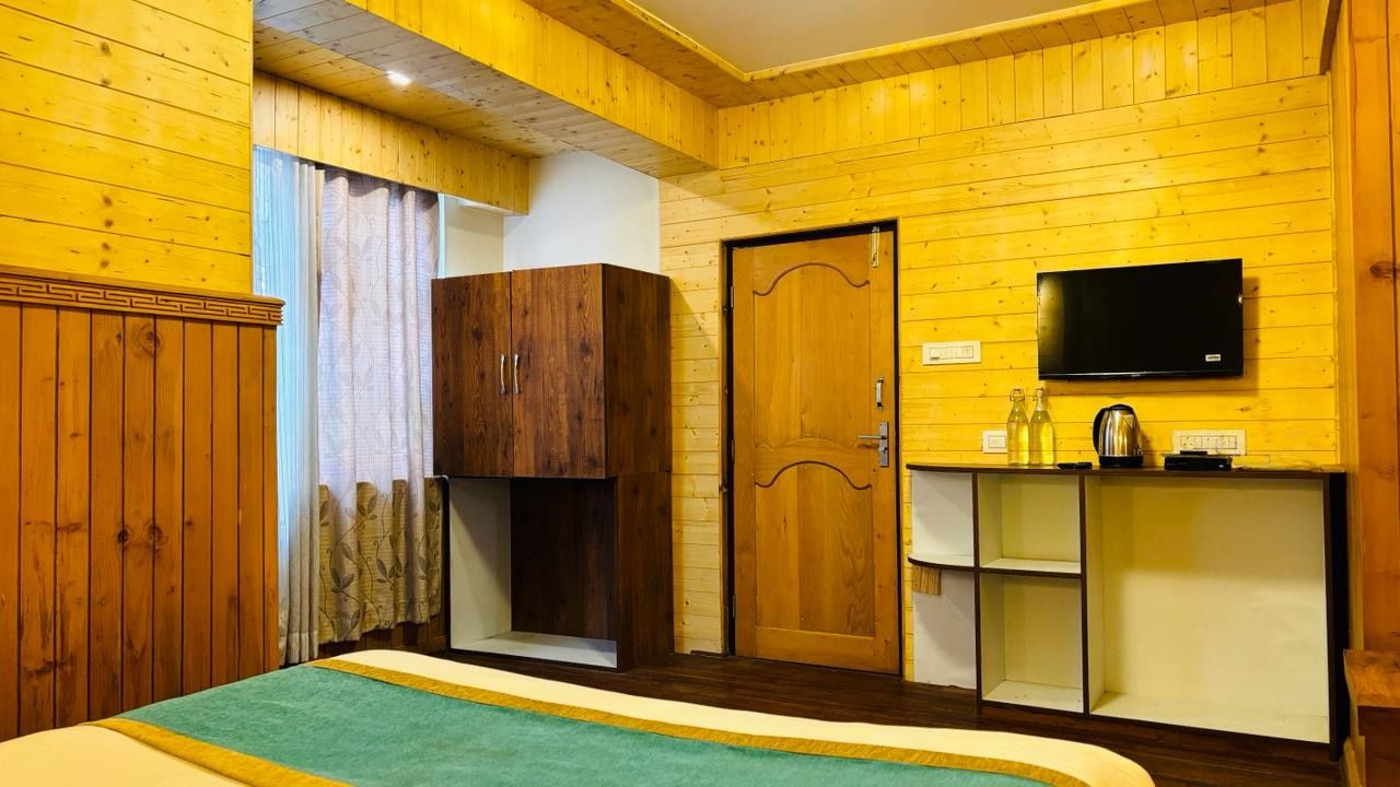 Udaan Tashi Gakhil Resort Deluxe Room 8