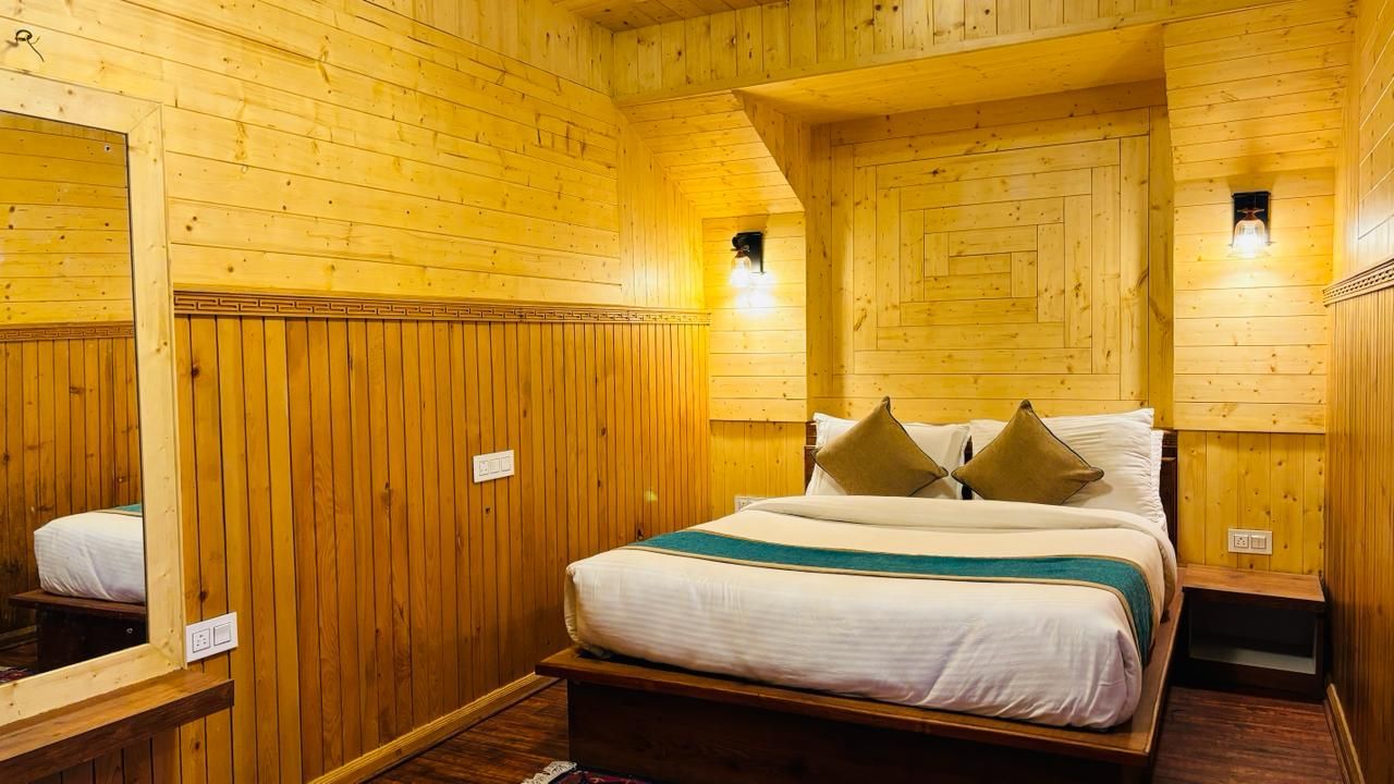 Udaan Tashi Gakhil Resort Deluxe Room 4