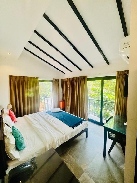 Half Hotel Goa Double Deluxe Room (Mountain facing TR) 6