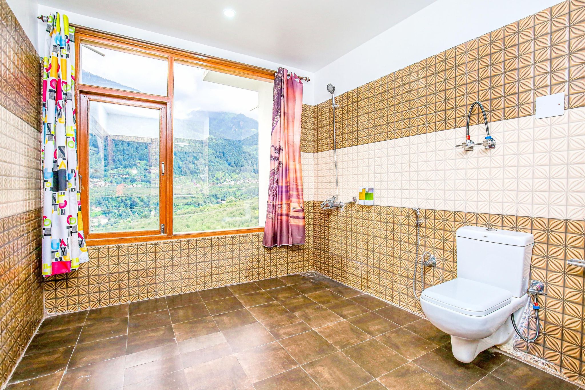 Himalayan Alpine Resort Deluxe Room With Mountain View 12