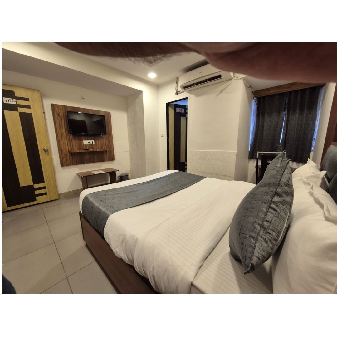 Double Bed AC Room