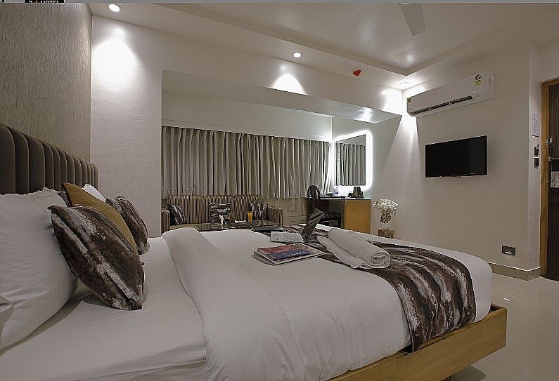 Hotel Ariana Residency Gold Room