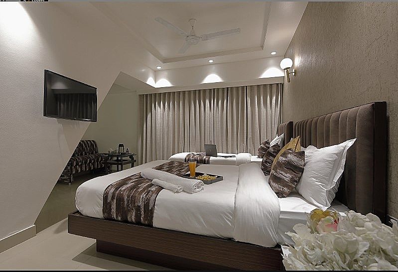 Hotel Ariana Residency Gold Room 2