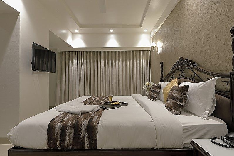 Hotel Ariana Residency Gold Room 3