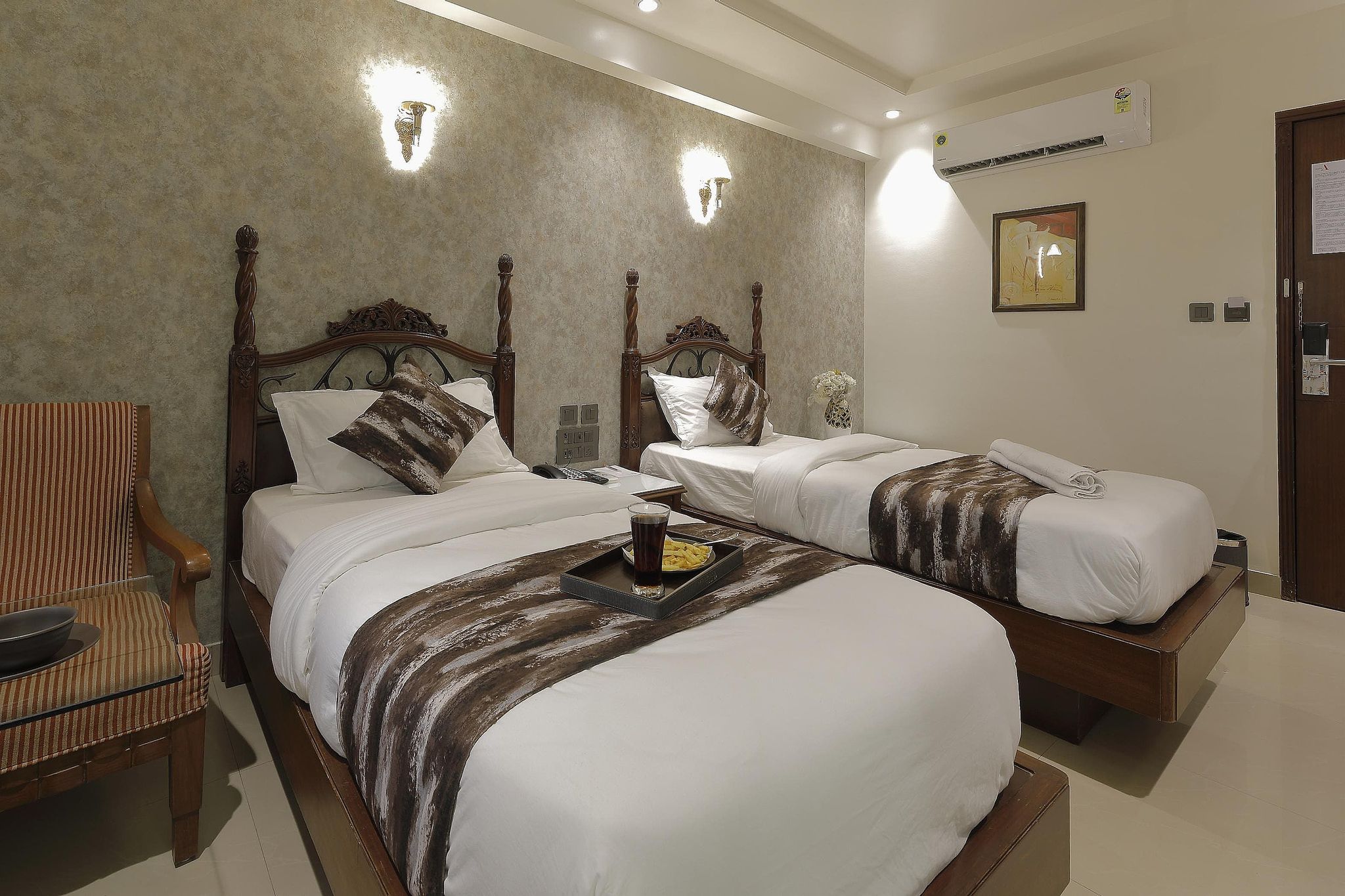 Hotel Ariana Residency Gold Room 4