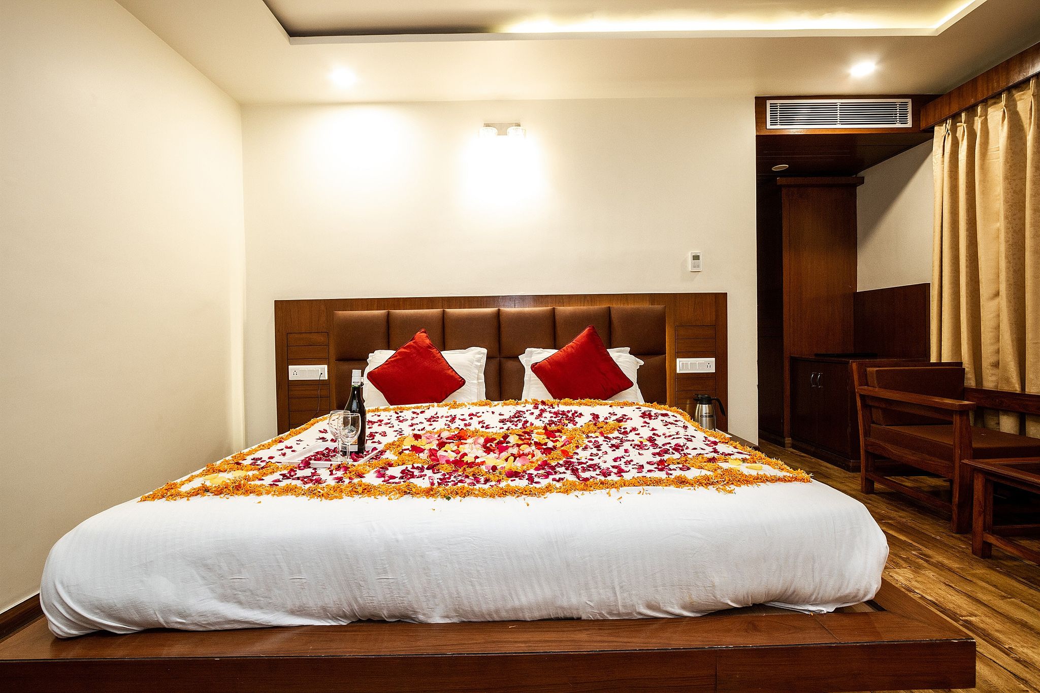 Ashapuri Residency Hotel And Spa Classic Room (Garden View Without Balcony) 15